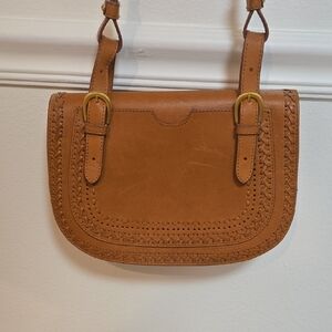 Elegant Tan Leather Crossbody Bag